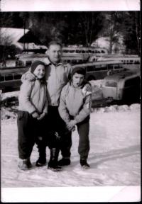 Jan Bugel with his children in the 60s