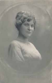 Miloň Kučera's mother, Růžena Slobodová (before marriage), 1920