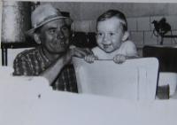 Vladimír Baume s vnukem