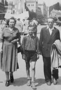 rodiče s bratrem Stanislavem