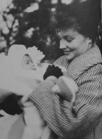 1959 - with her daughter Dáša