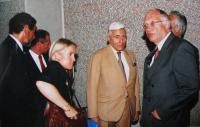 S Günterem Verheugenem v Pinkasově synagoze, 2002