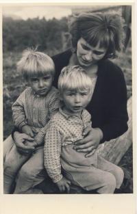 With children, cca 1964