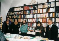 Při autogramiádě své knihy – nakladatelství Kalich, současnost (M.B. zcela vpravo)