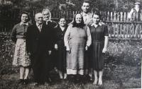 Family photo at the front of his father Jan and mother Apoléna