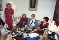 Vánoce 1982, Maryland, USA, zleva doprava Tatiana M. Gard, Vlasta Moravec (matka), Richard Gard (manžel), Anita Gard (dcera)