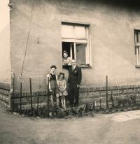 Werner family in front of their house in Pražská street in Pardubice (1942)