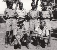 Baalbek, 1941, anti-artillery course, standing from the left: Jan Koukol, Kupka, Slíva, Fuks
