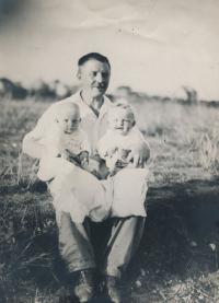 Věra with her father and sister-twin  Hana