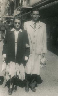 Věra with her husband Pavel, 1949, Wenceslav's Square