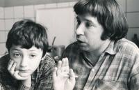 Viktor Pivovarov se synem Pavlem (1975)