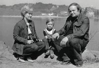 S manželkou a synem, Plumlov 1981, těsně před emigrací