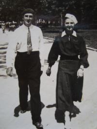 Vladimír Ficek with her daughter Slávka, Lutsk 1936