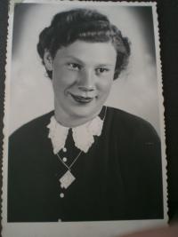 1943 Helena Vovsova