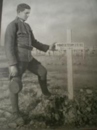 1917 Daddy in Italy at the grave of a friend (Piava)