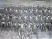 Vojáci 1. čs. armádního sboru v SSSR na výcviku v pilotní škole v Gruzinském městě Telavi- Jiří Fochler vrchní řada čtvrtý zleva (černá tečka)