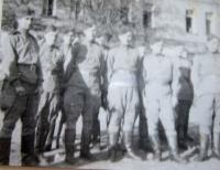 Vojáci 1. čs. armádního sboru v SSSR na výcviku v pilotní škole v Gruzinském městě Telavi-Jiří Fochler druhý zleva