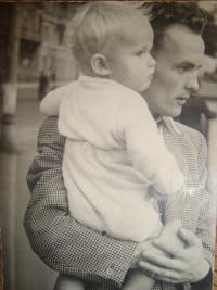 Vojtěch Klečka with his son before his arrest