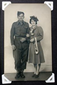 Svatební fotografie z roku 1941