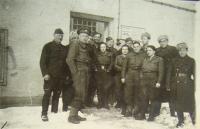 Prešov, konec ledna 1945; personál polního soudu, v popředí vlevo s brigadýrkou Michal Straka