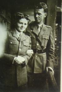 Rymanów Zdrój, november 1944, wedding photo of Anna (Hana) Pajerová and Jan Malášek 