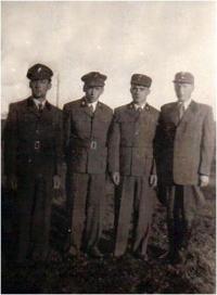 The personnel of the gamekeeper in Zlatá Studna in 1949 - from left to right: trainees Zdeněk Vrba, Robert Steun Jr., Josef Kroupa and the gamekeeper Robert Steun
