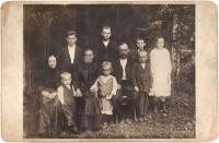 The vařák family in 1927