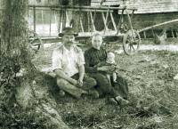 Tomáš Vařák and Františka Vařáková with daughter Vlasta, 1932