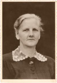 Aurelie Ludwigová, the ladyhelp of vicarage in Valašské Polanky, who saved lifes of women from family Vařák