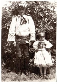 Josef Šalamoun and his daughter Emilie in national costume of Moravian Croats