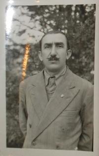 Mr Kevrekidis' father