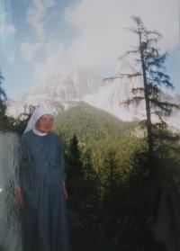 Sestra Dobromila na dovolené v Dolomitech