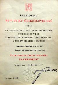 Dekret o udělení medaile za chrabrost od presidenta republika