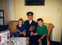 Ivan Benčák s vnoučaty