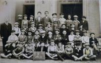 The Jewish school Talmud Torah, Viktor Schwarcz in the 2nd row from the top, 1st from the left