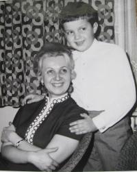 Dana Vargová with her son Julius  when he was still healthy