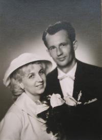 The wedding of Julius and Dana Varga in 1962 
