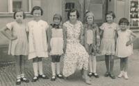 Jitka is the first from the left, 1937