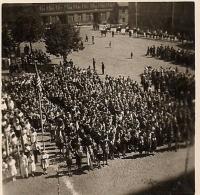 Oslavy na slánském náměstí květen 1946