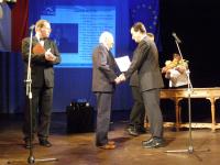 Receiving honorary citizenship in the theatre in Slaný: with mayor RNDr. Ivo Rubík in 1997