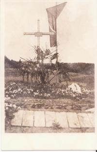 Hrob zavražděných mužů v Javoříčku