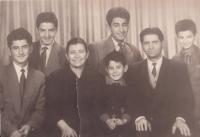 The family in Albrechtice in 1958 (from the left: Nikos, Alekos, Maria, Stavros, Ioannis, Kostas, Jorgos) 