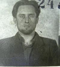 Vězeňská fotografie pana Hubačky
