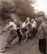 Rope pulling game in the BIKINI camp 1946