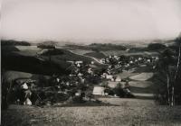 Petrovice, Petersdorf na Jesenicku před odsunem Němců-dnes je vesnice podstatně menší