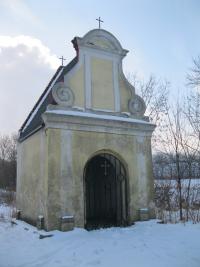 Kaplička u silnice v Horních Hošticích