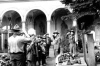 A trip of the troop to Prague 1970, promises at the grave of A. B. Svojsík
