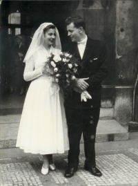 Wedding photo of Milena Hypšová and Jiří Blatný, summer 1958