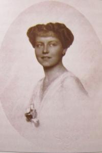 His mother Marie Terezie Kálnoky, who married Belcredi