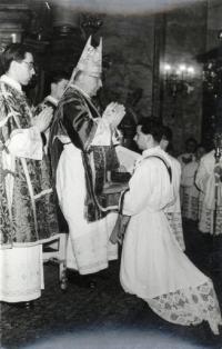 Vigh Szabolcs pappászentelése 1958-ban